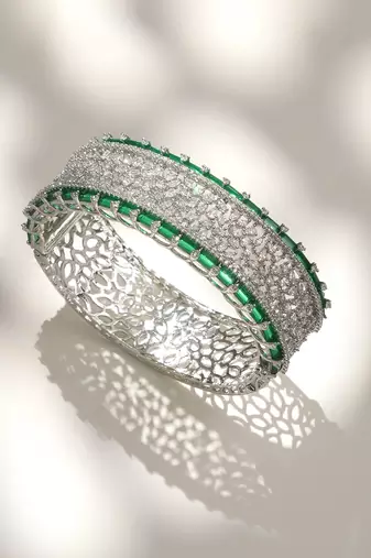 Emerald green stones diamond cut bracelet