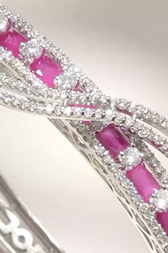 Pink stones diamond cut bracelet