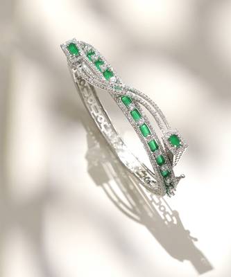 Green stones diamond cut bracelet 1