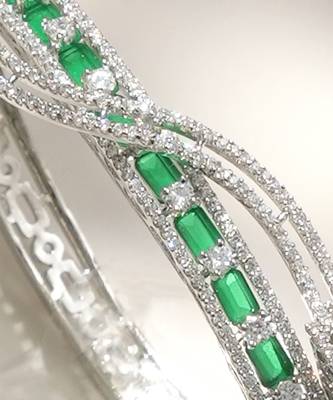 Green stones diamond cut bracelet 2