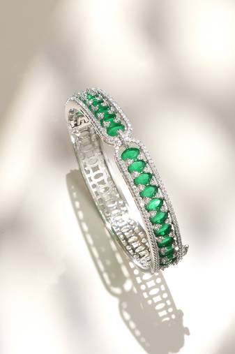 Emerald green stones diamond cut bracelet