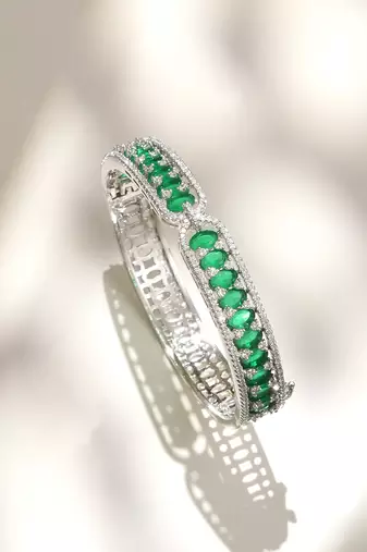 Emerald green stones diamond cut bracelet