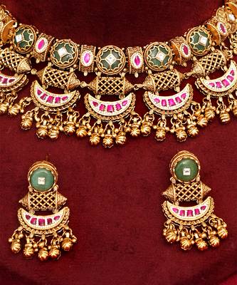 Gold plated pink and green stones choker necklace set 2