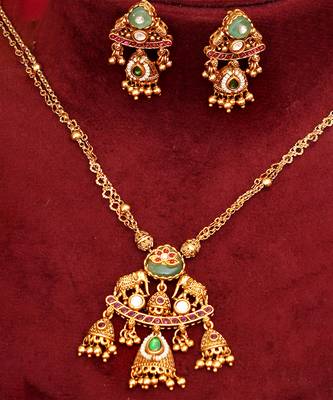 Gold plated green stones royal kundan necklace set 3