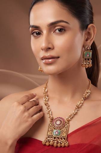 Gold plated mint green stone necklace set