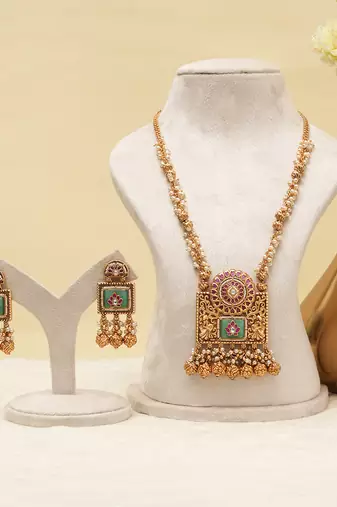 Gold plated mint green stone necklace set