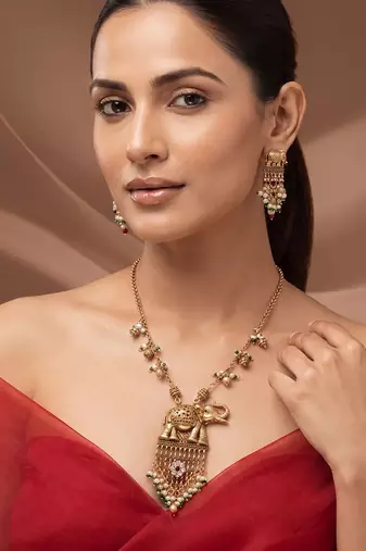 Gold plated royal elephant pendant necklace set