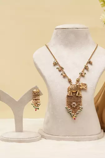 Gold plated royal elephant pendant necklace set