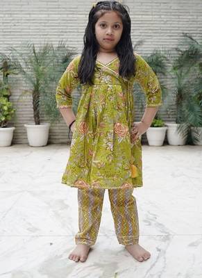 Heena green floral kurta set 1