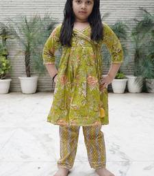 Heena green floral kurta set