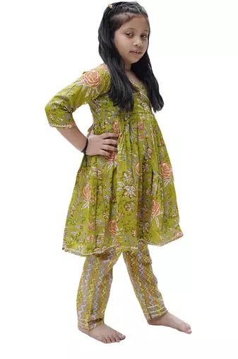 Heena green floral kurta set