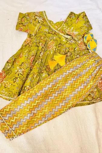 Heena green floral kurta set