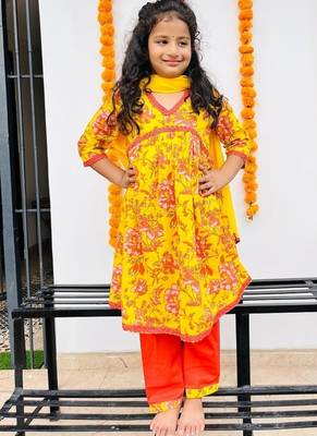 Yellow floral kurta flare set 1