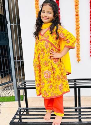 Yellow floral kurta flare set 2