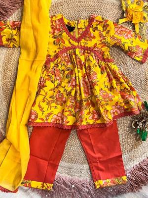 Yellow floral kurta flare set 5