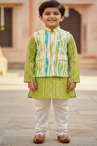 Green bandhej kurta set
