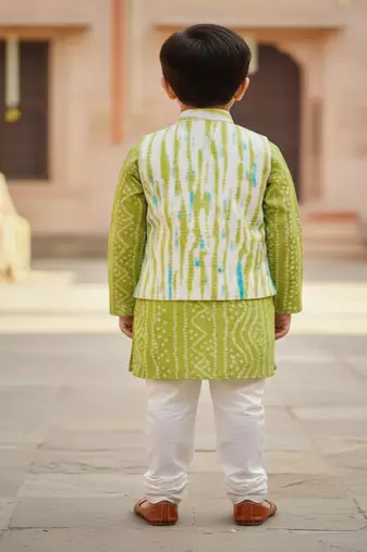 Green bandhej kurta set
