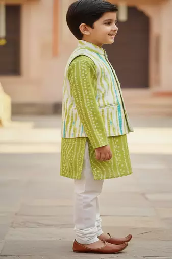 Green bandhej kurta set