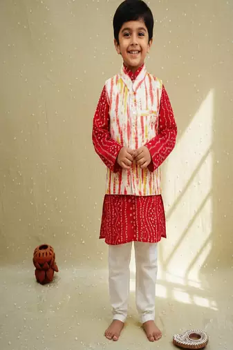 Red bandhej kurta set