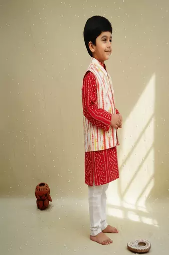 Red bandhej kurta set