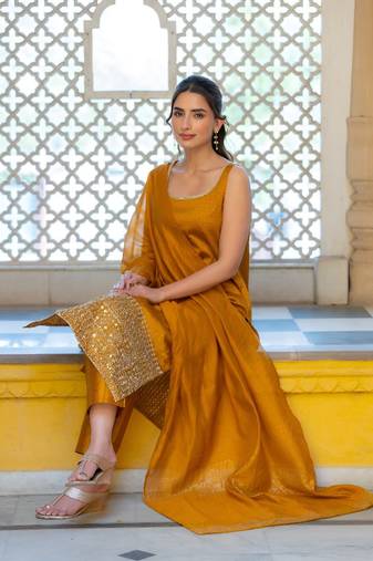 Women Ethnic Motifs Embroidered Scoop Neck Straight Kurta with Trousers & Dupatta
