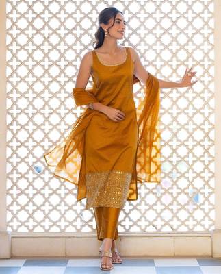 Women Ethnic Motifs Embroidered Scoop Neck Straight Kurta with Trousers & Dupatta 3