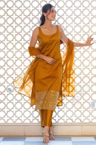 Women Ethnic Motifs Embroidered Scoop Neck Straight Kurta with Trousers & Dupatta
