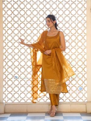 Women Ethnic Motifs Embroidered Scoop Neck Straight Kurta with Trousers & Dupatta 7