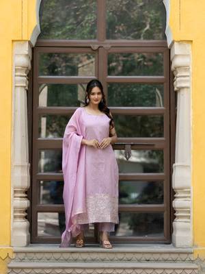 Women Ethnic Motifs Regular Thread Work Kurta with Trousers & With Dupatta 5