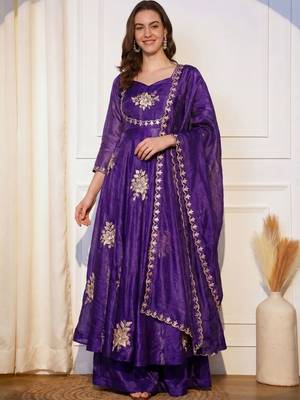 Women Floral Embroidered Empire Thread Work Kurta with Palazzos & With Dupatta 3