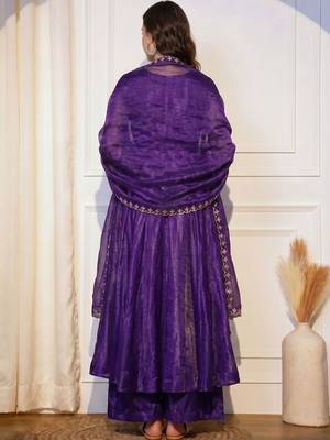 Women Floral Embroidered Empire Thread Work Kurta with Palazzos & With Dupatta 5