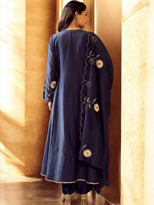 Women Ethnic Motifs Embroidered Regular Thread Work Chanderi Silk Kurta with Pyjamas & With Dupatta 4