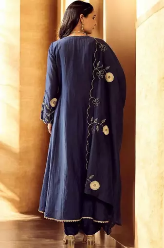 Women Ethnic Motifs Embroidered Regular Thread Work Chanderi Silk Kurta with Pyjamas & With Dupatta