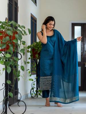 Embroidered Scoop Neck Sequinned Straight Kurta With Trousers & Dupatta 3