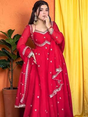 Women Ethnic Motifs Embroidered Empire Thread Work Kurta with Trousers & With Dupatta 3