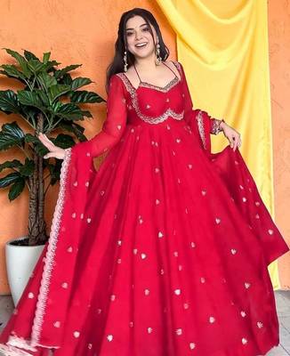 Women Ethnic Motifs Embroidered Empire Thread Work Kurta with Trousers & With Dupatta 5