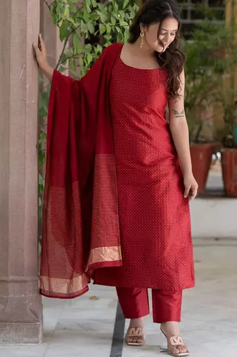 Women Ethnic Motifs Printed Regular Kurta with Trousers & With Dupatta