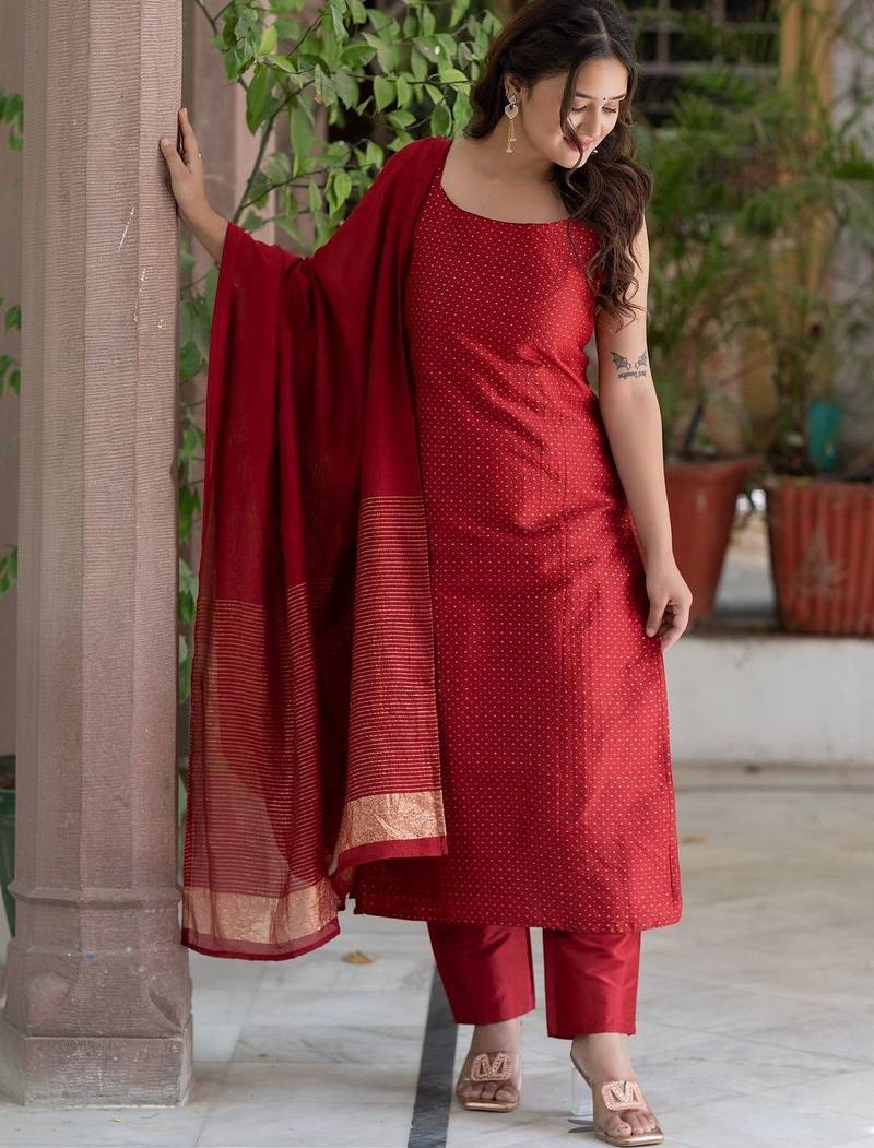 Women Ethnic Motifs Printed Regular Kurta with Trousers & With Dupatta