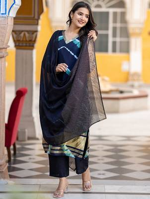 Leheriya Dyed V-Neck Pure Silk Straight Kurta With Trousers & Dupatta 4