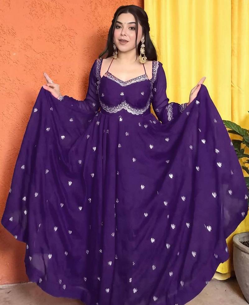 Women Ethnic Motifs Embroidered Empire Thread Work Kurta with Trousers & With Dupatta