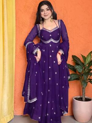 Women Ethnic Motifs Embroidered Empire Thread Work Kurta with Trousers & With Dupatta 2