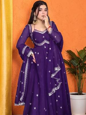 Women Ethnic Motifs Embroidered Empire Thread Work Kurta with Trousers & With Dupatta 4