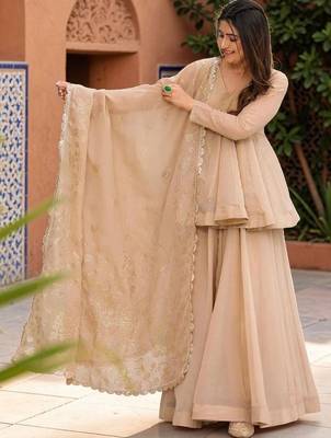 Women Ethnic Motifs Printed Empire Kurta with Sharara & With Dupatta 6