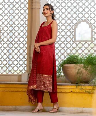 Women Ethnic Motifs Embroidered Square Neck Straight Kurta with Trousers & Dupatta 3