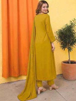 Women Floral Embroidered Tiered Thread Work Kurta with Trousers & With Dupatta 5