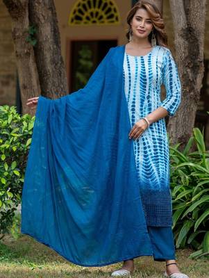 Women Dyed Regular Pure Cotton Kurta with Trousers & With Dupatta 3