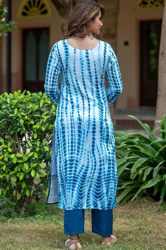 Women Dyed Regular Pure Cotton Kurta with Trousers & With Dupatta