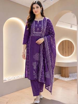 Women Ethnic Motifs Printed Regular Pure Cotton Kurta with Trousers & With Dupatta 2