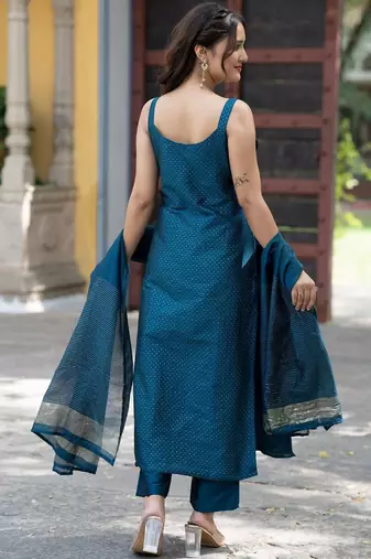 Women Ethnic Motifs Printed Regular Kurta with Trousers & With Dupatta