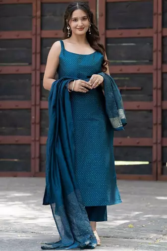Women Ethnic Motifs Printed Regular Kurta with Trousers & With Dupatta